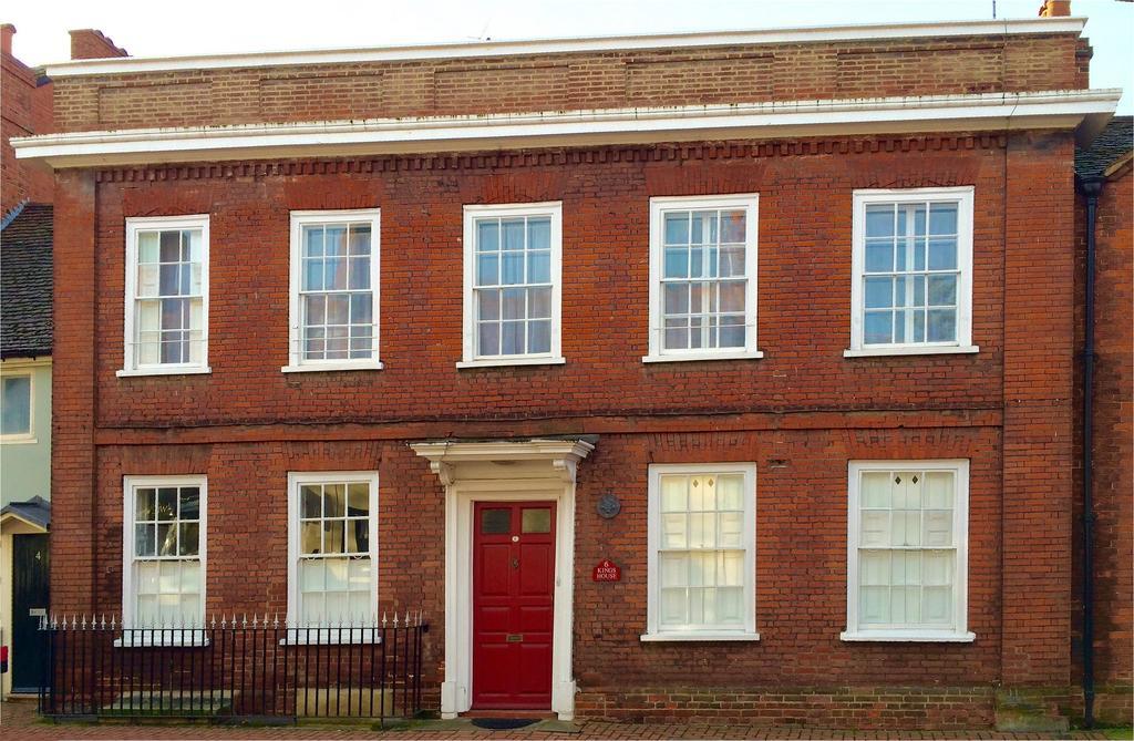 Kings House Wokingham Guest House Room photo